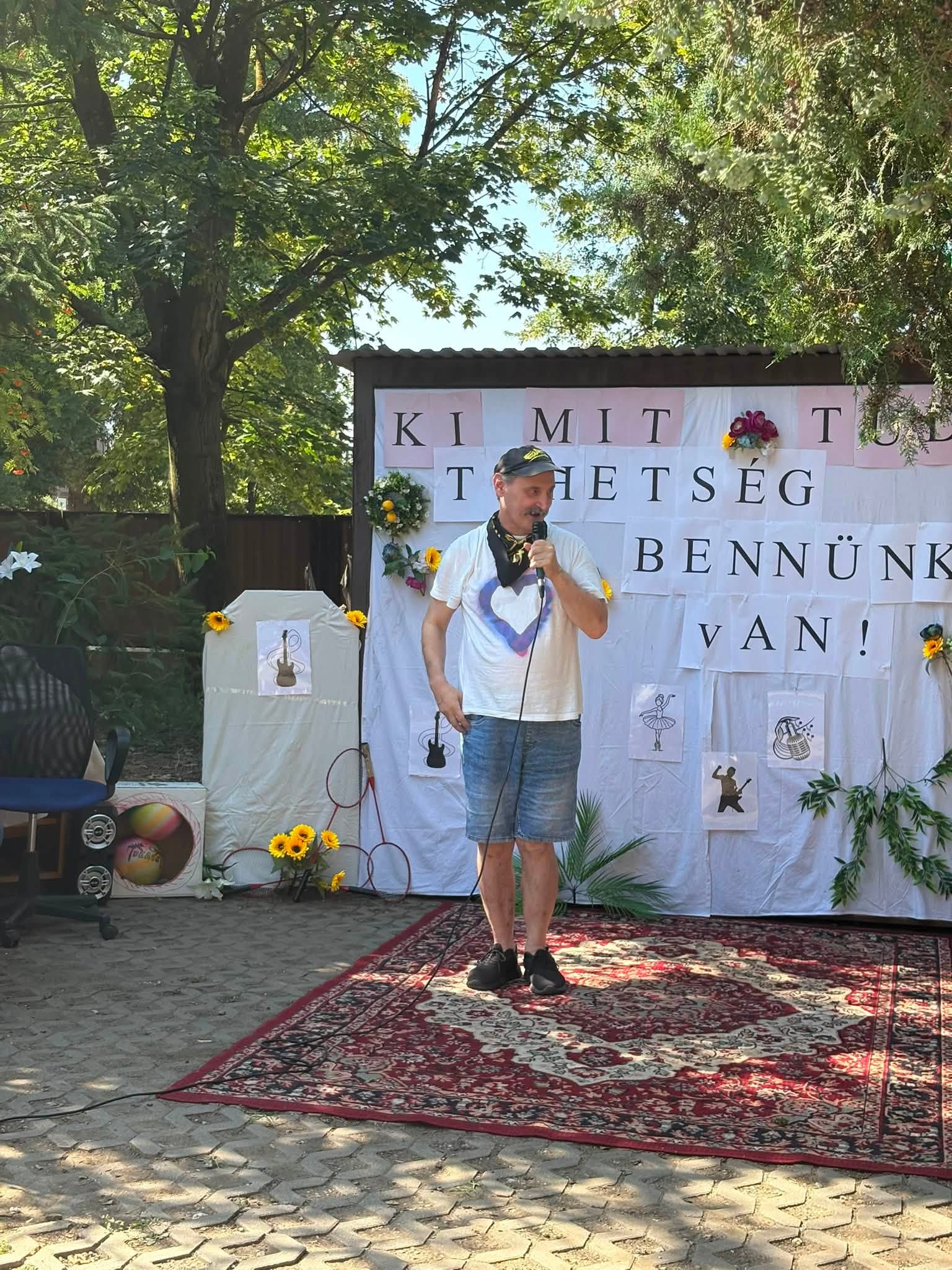 Ki mit tud