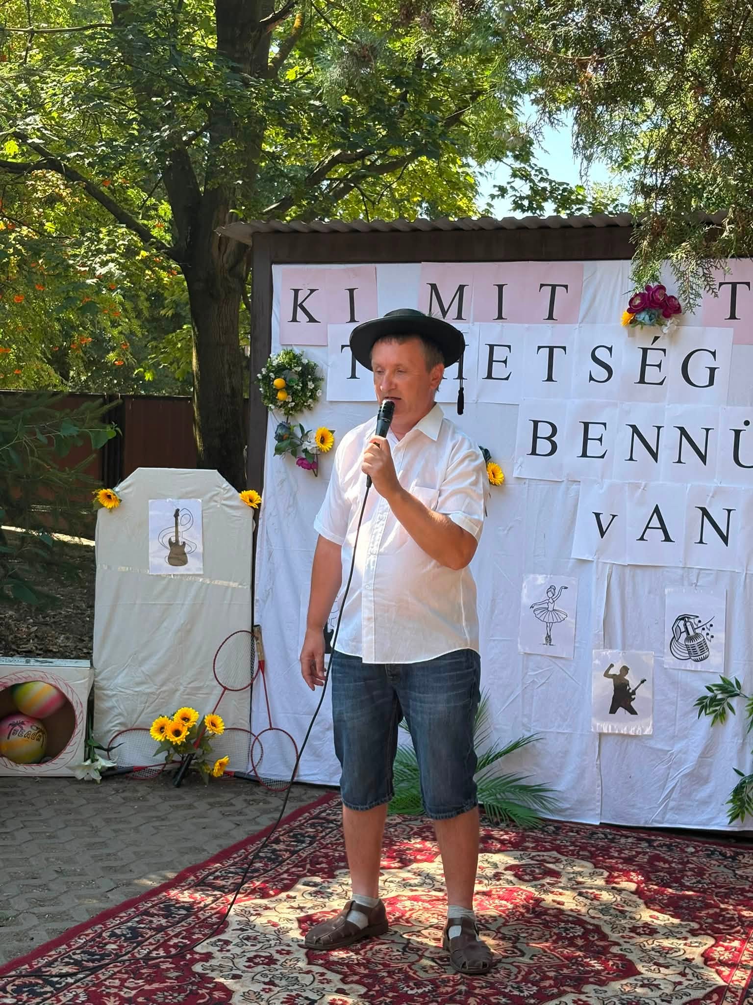 Ki mit tud
